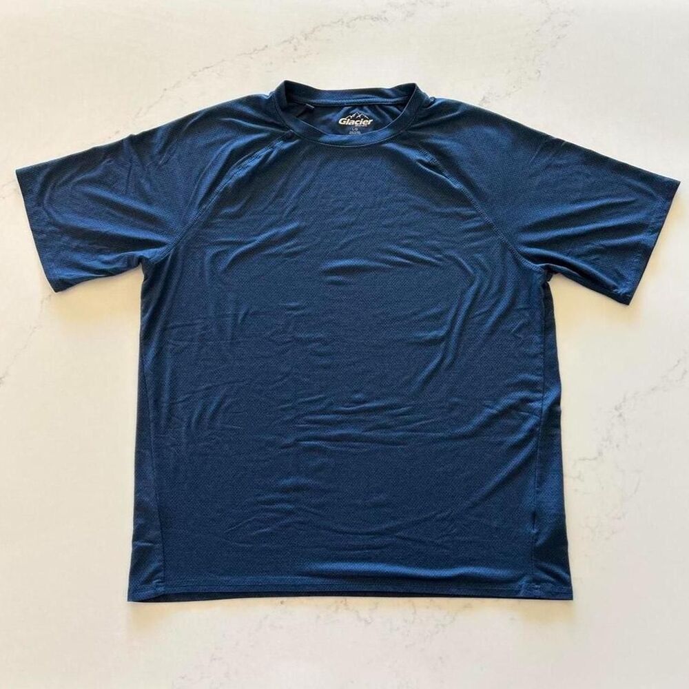Glacier Men's Navy and Blue T-shirt